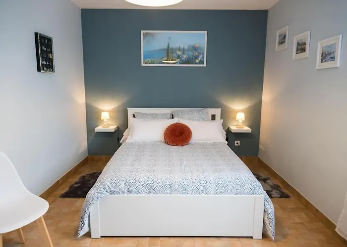 Prázdninový dům Jolie Maison Au Calme - 300m De La - Terrasse - Barbecue