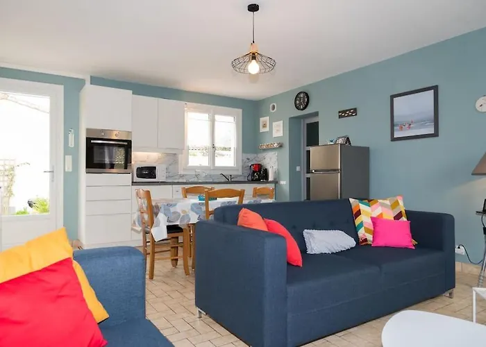 Prázdninový dům Jolie Maison Au Calme - 300m De La - Terrasse - Barbecue Saint-Michel-Chef-Chef