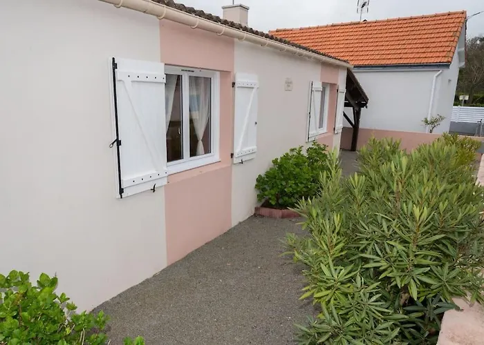 Jolie Maison Au Calme - 300m De La - Terrasse - Barbecue